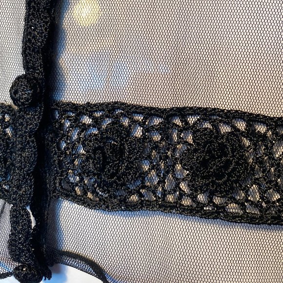 Lovely Vintage Embroidered/Beaded Top (SM) (VGUC) - Picture 2 of 11